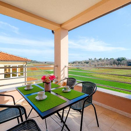 Stancija Amorozo 5 - Apartment N. 7 بوريتش المظهر الخارجي الصورة